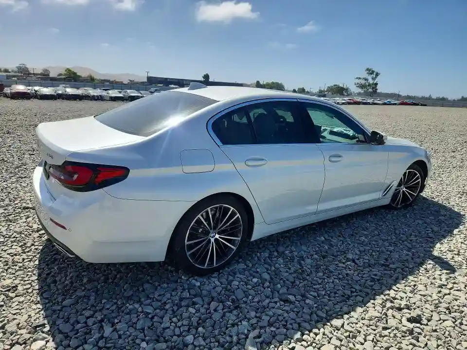 WBA13BJ01NCJ35416 2022 BMW 5 SERIES-2