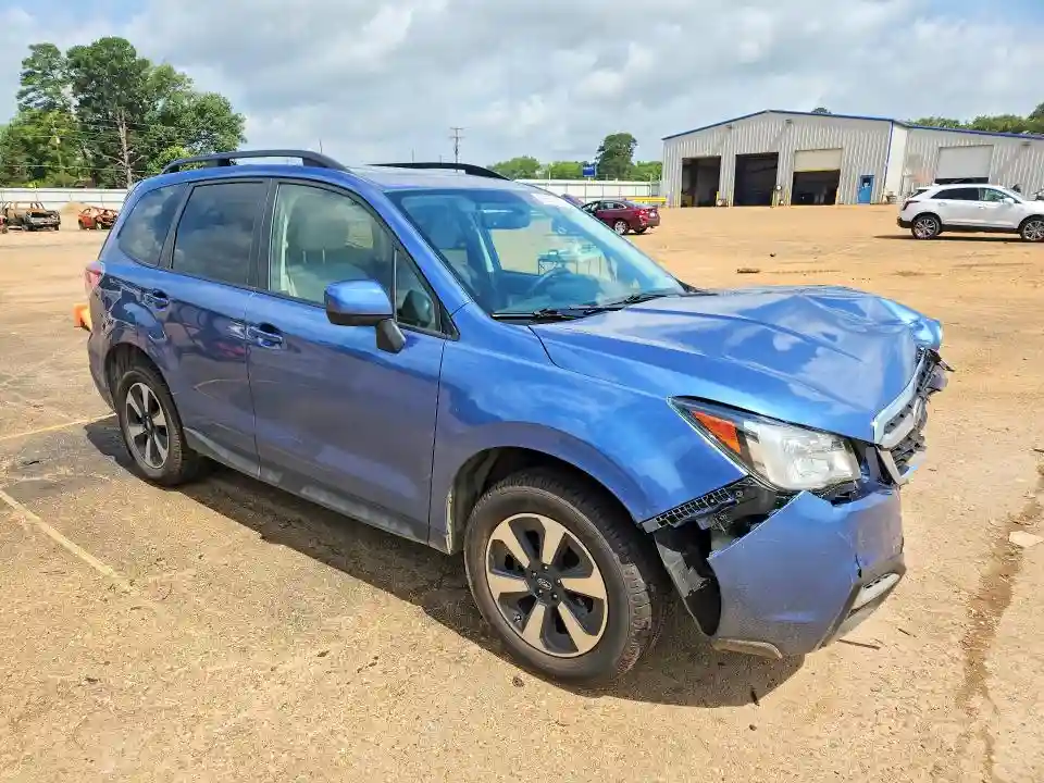 JF2SJAGC7HH564450 2017 SUBARU FORESTER-3