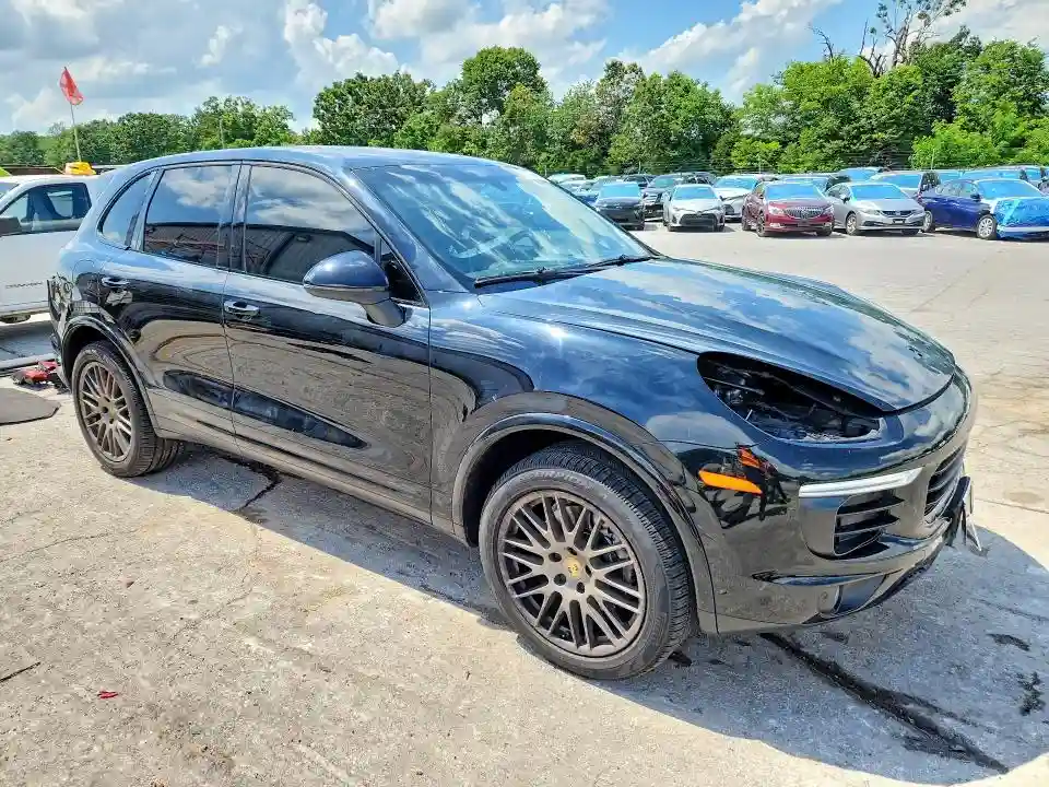 WP1AA2A29HKA80782 2017 PORSCHE CAYENNE-3