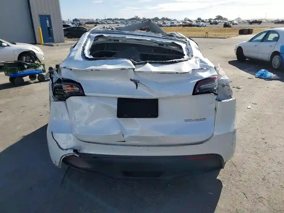 7SAYGDEF2PF863478 2023 TESLA MODEL Y-5