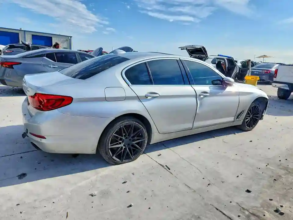 WBAJE5C50KWW16868 2019 BMW 5 SERIES-2