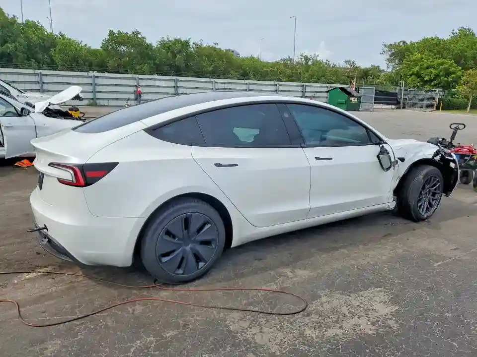 5YJ3E1EA5TF154778 2026 TESLA MODEL 3-2