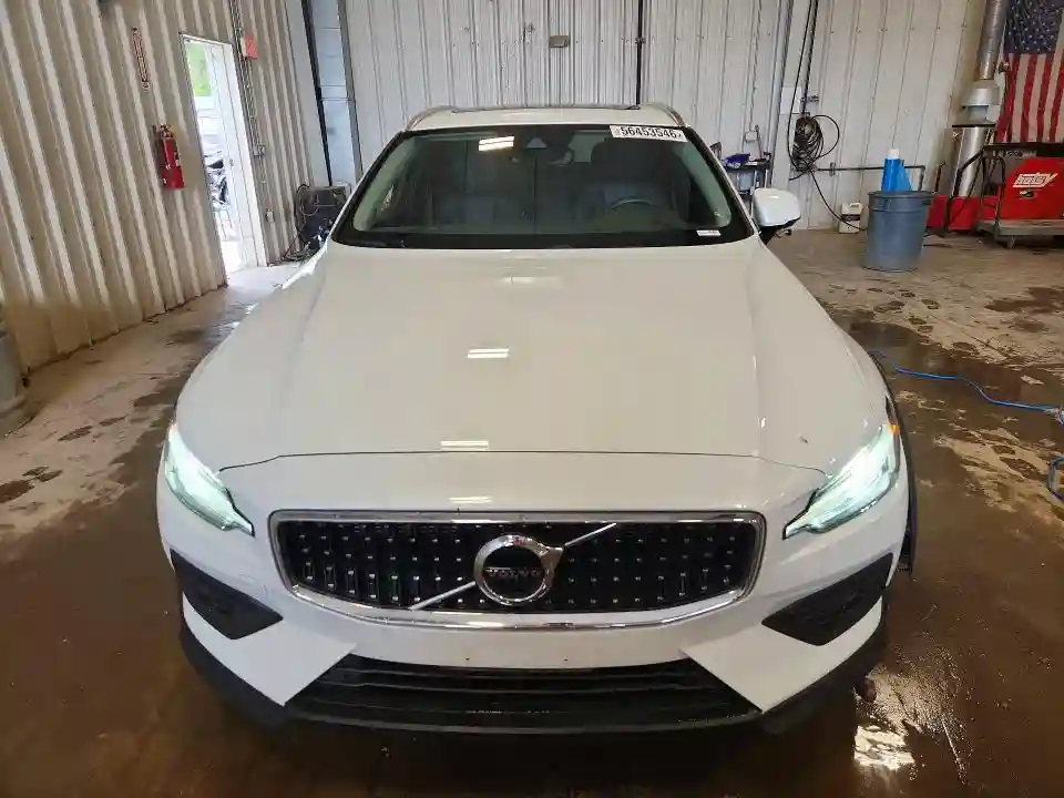 YV4102WK3L1039587 2020 VOLVO V60-4