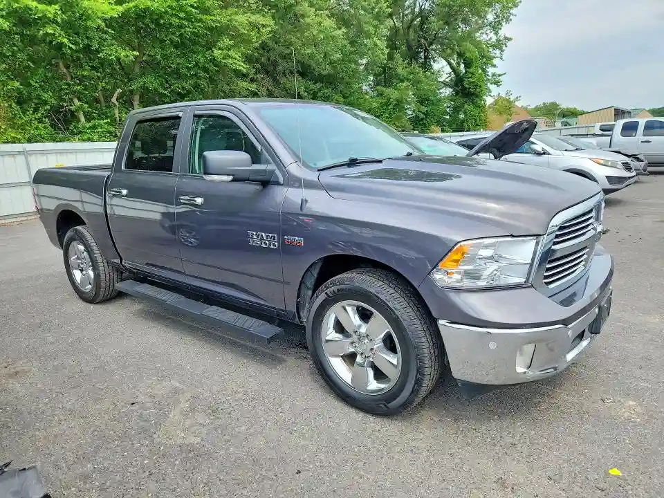 1C6RR7LT0JS284755 2018 RAM 1500-3