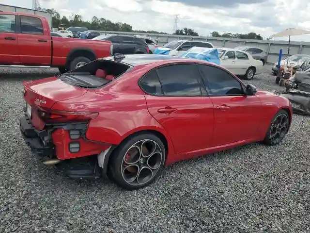 ZARFAMBN6N7665030 2022 ALFA ROMEO GIULIA-2
