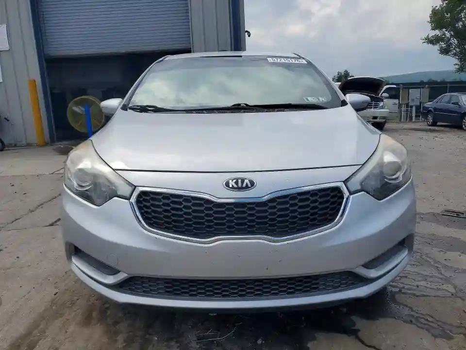 KNAFX4A64G5469392 2016 KIA FORTE-4