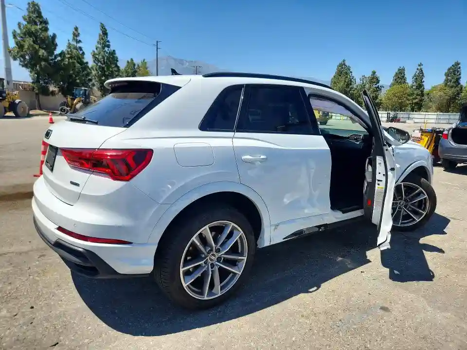 WA1EECF3XP1025609 2023 AUDI Q3-2