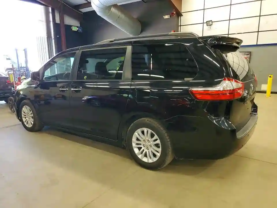 5TDYZ3DC1HS823723 2017 TOYOTA SIENNA-1