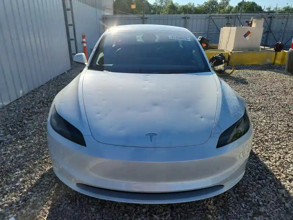 5YJ3E1EA5SF009979 2025 TESLA MODEL 3-4