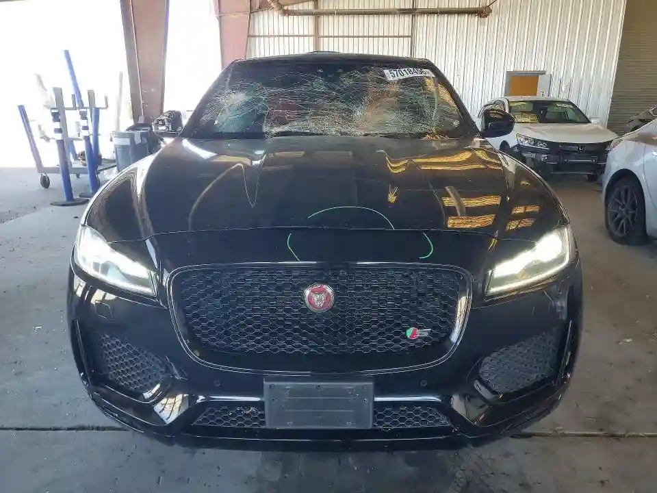 SADCM2FV3KA616308 2019 JAGUAR F-PACE-4