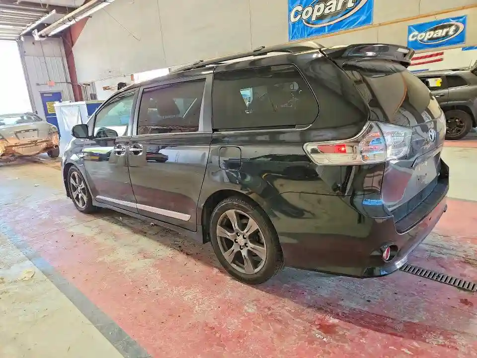 5TDXZ3DC0HS866316 2017 TOYOTA SIENNA-1