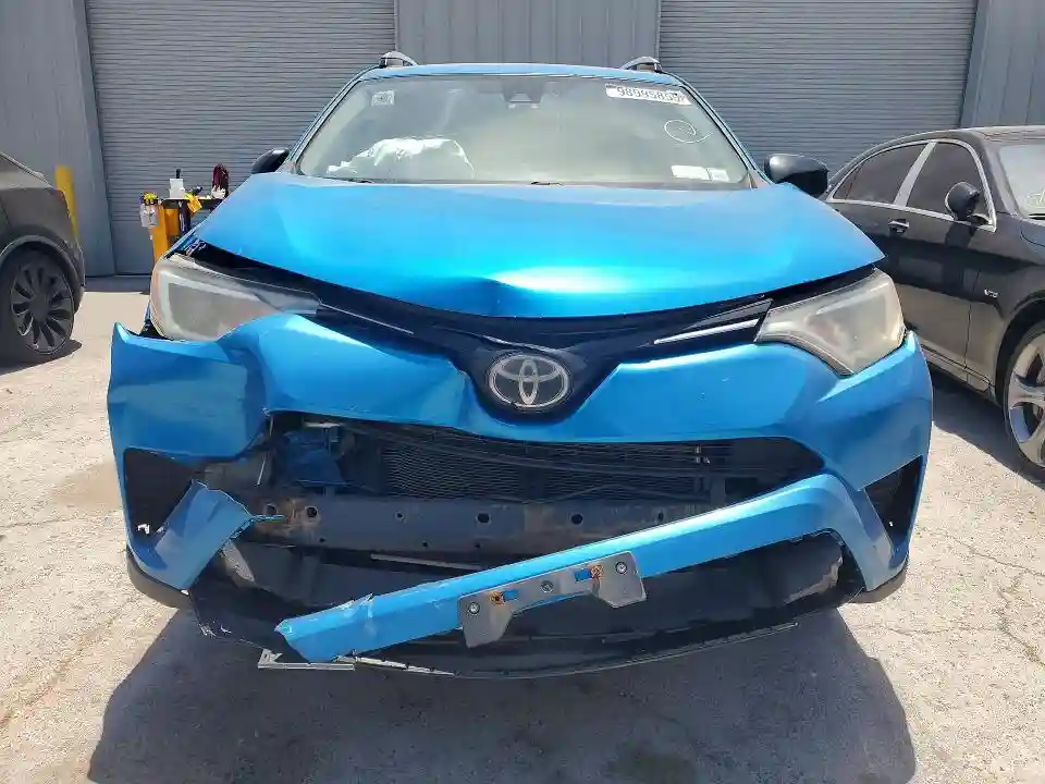 JTMBFREV1JD245139 2018 TOYOTA RAV4-4