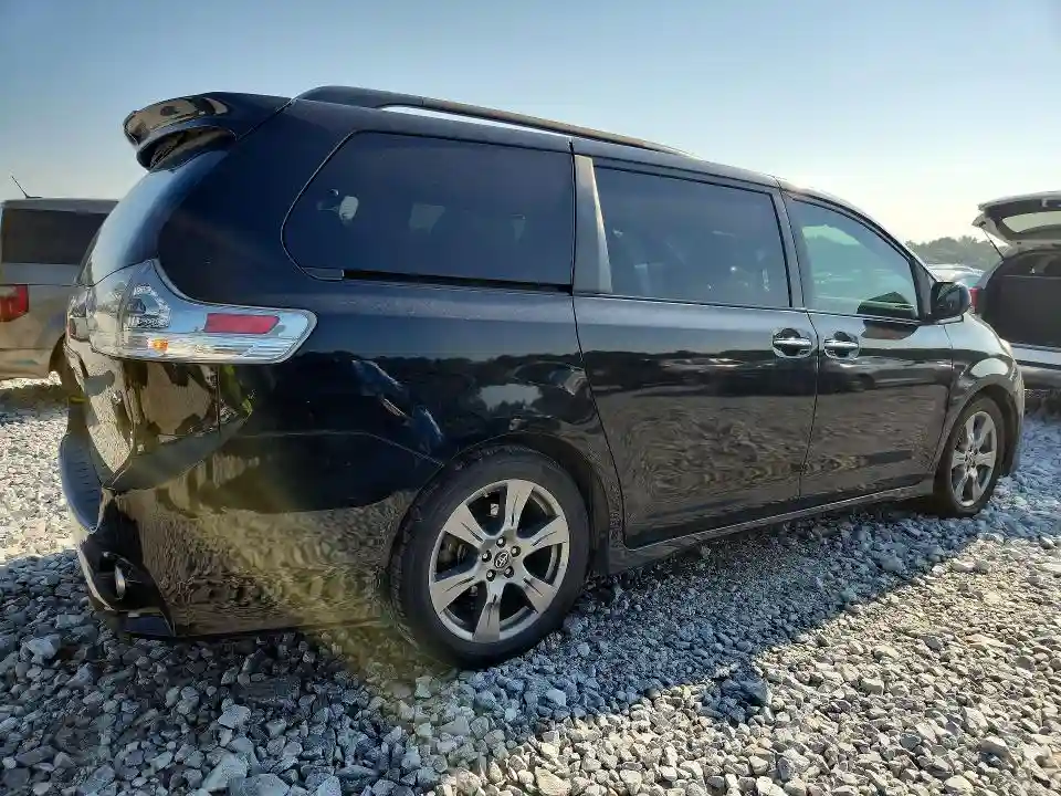5TDXZ3DC0JS955065 2018 TOYOTA SIENNA-2