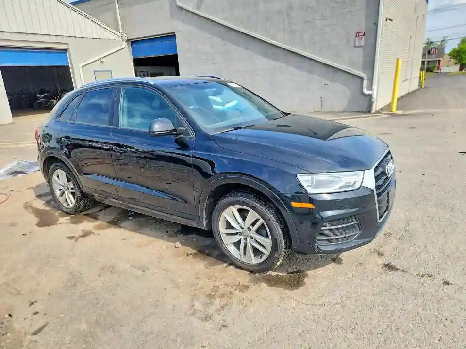 WA1ECCFS7HR009917 2017 AUDI Q3-3