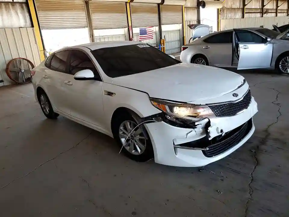 KNAGT4L31H5150472 2017 KIA OPTIMA-3