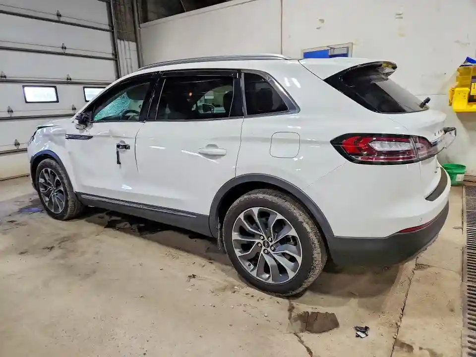 2LMPJ8K96MBL11653 2021 LINCOLN NAUTILUS-1