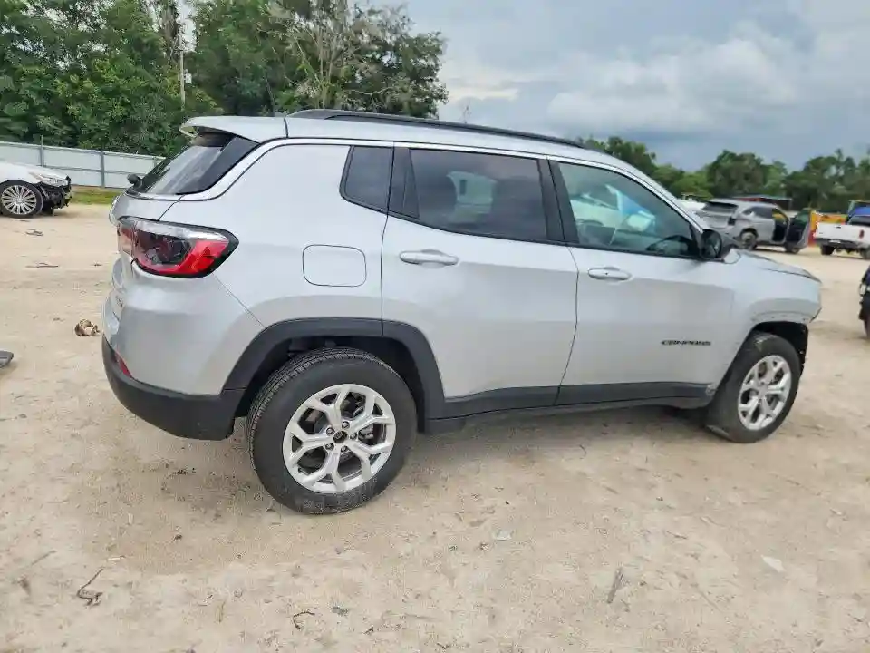 3C4NJDBN9RT119393 2024 JEEP COMPASS-2