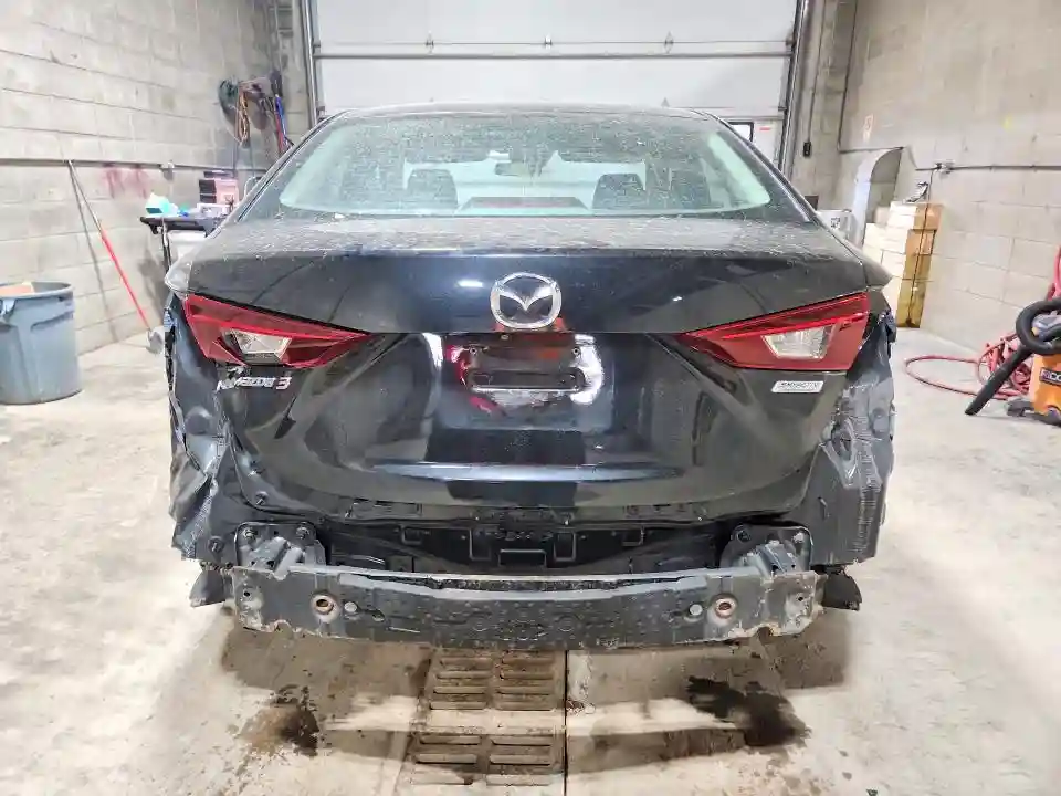 3MZBN1U73JM225807 2018 MAZDA 3-5