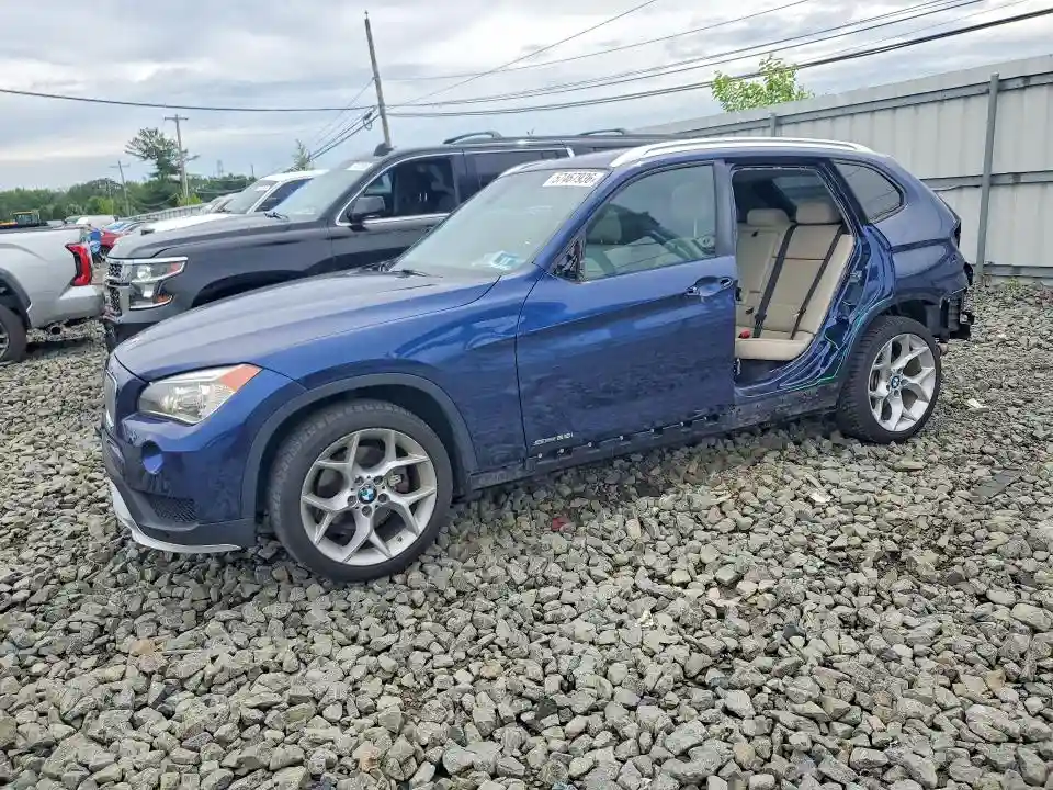 WBAVM1C53FV316802 2015 BMW X1-0