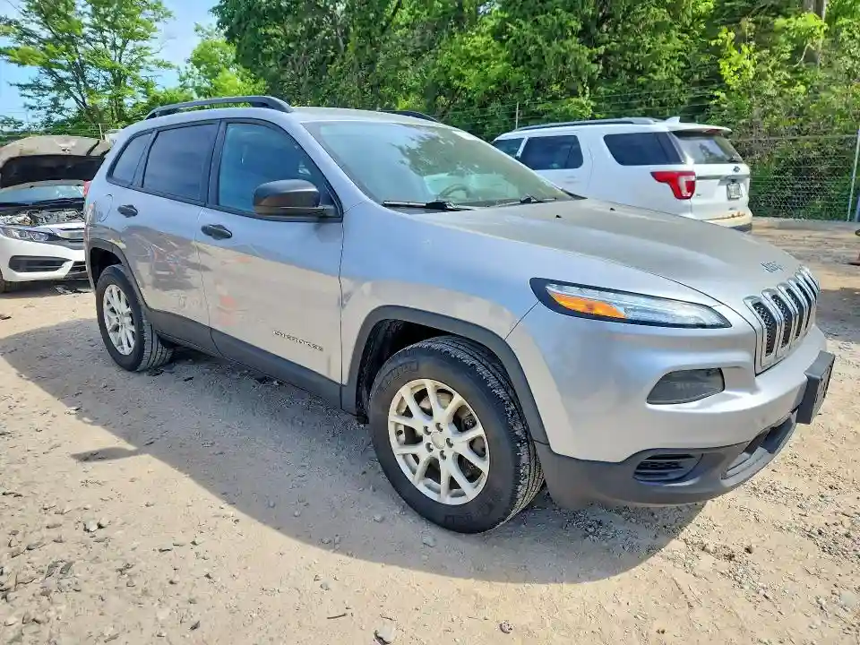 1C4PJMAB1GW305582 2016 JEEP CHEROKEE-3