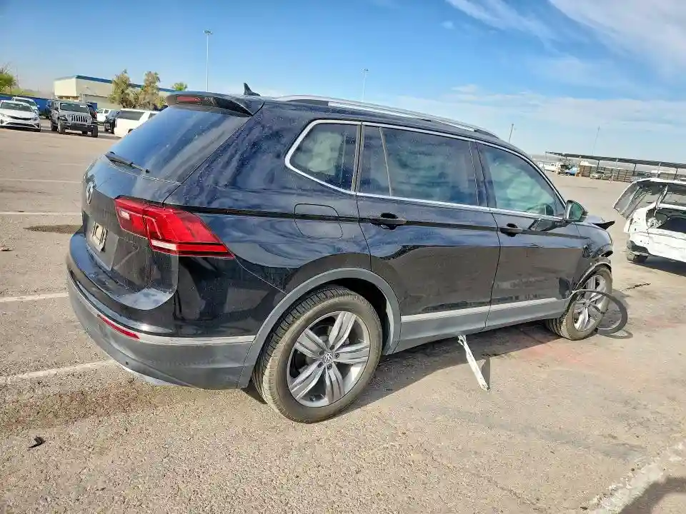 3VV3B7AX8MM140765 2021 VOLKSWAGEN TIGUAN-2