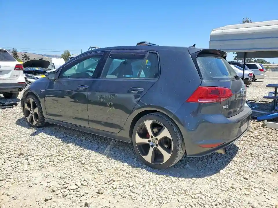 3VW4T7AU9GM065064 2016 VOLKSWAGEN GTI-1