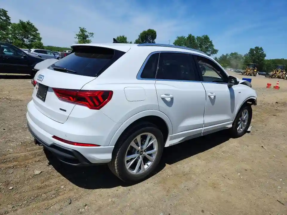 WA1EEDF38R1077961 2024 AUDI Q3-2