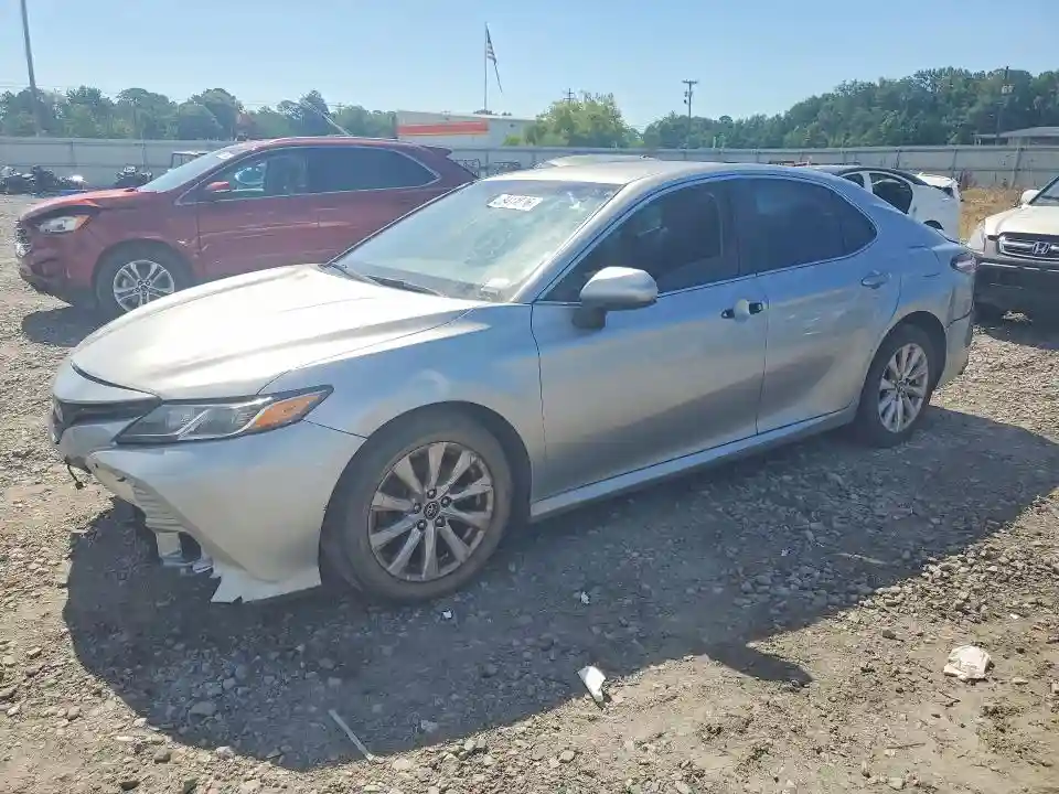4T1B11HK1JU061140 2018 TOYOTA CAMRY-0