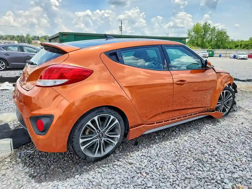 KMHTC6AE4GU296141 2016 HYUNDAI VELOSTER-2