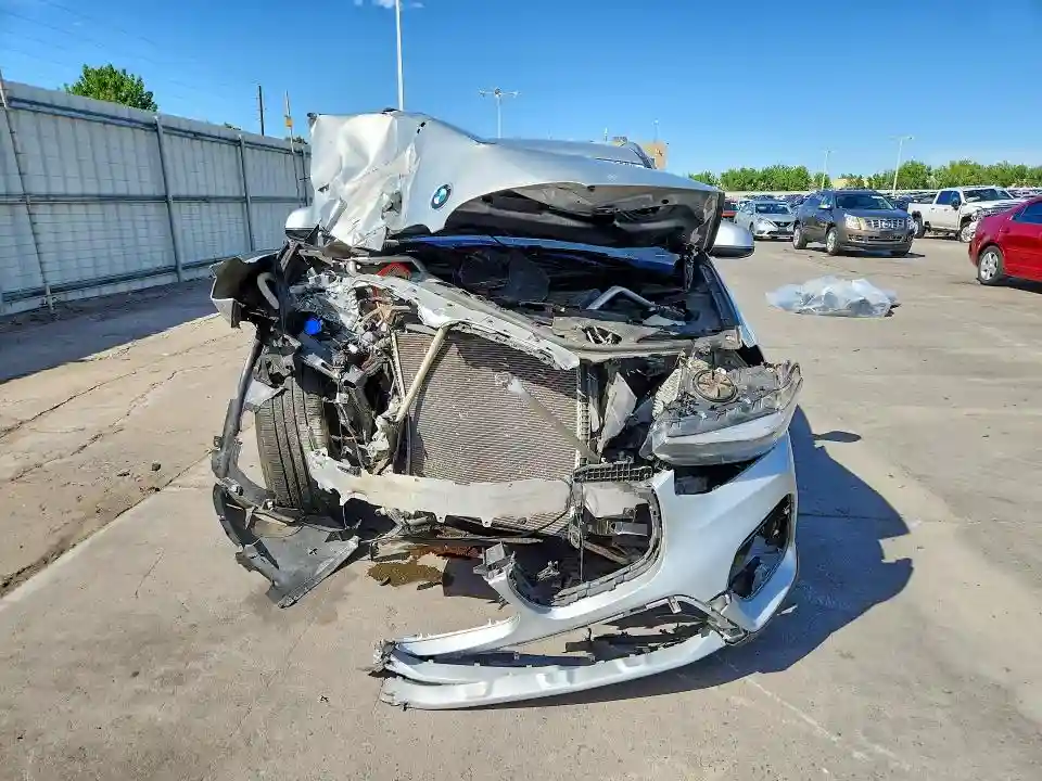 5UXTR9C53KLE13340 2019 BMW X3-4