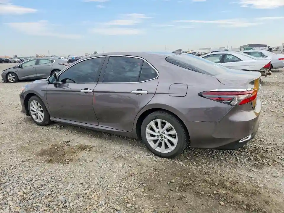 4T1C11AK7MU601898 2021 TOYOTA CAMRY-1