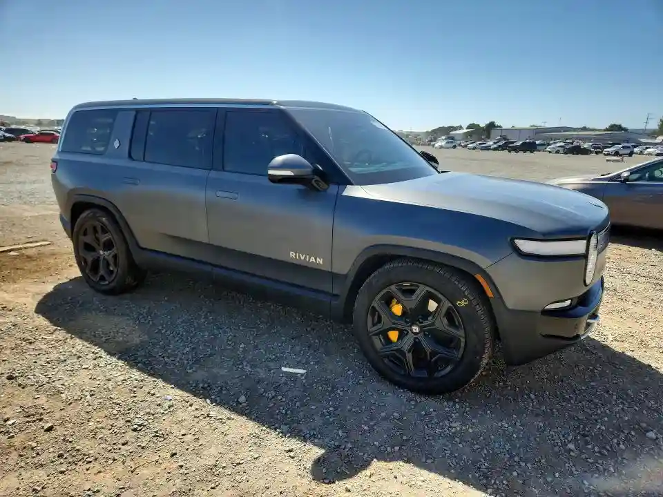 7PDSGABA4RN030708 2024 RIVIAN RIS-3