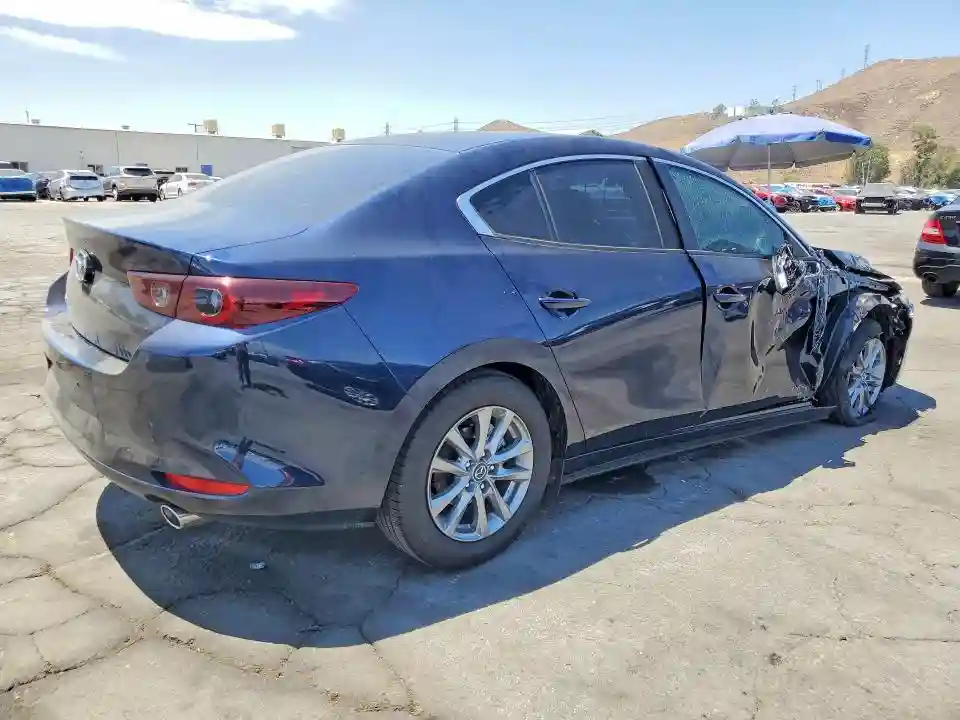 JM1BPAAL2T1878899 2026 MAZDA 3-2
