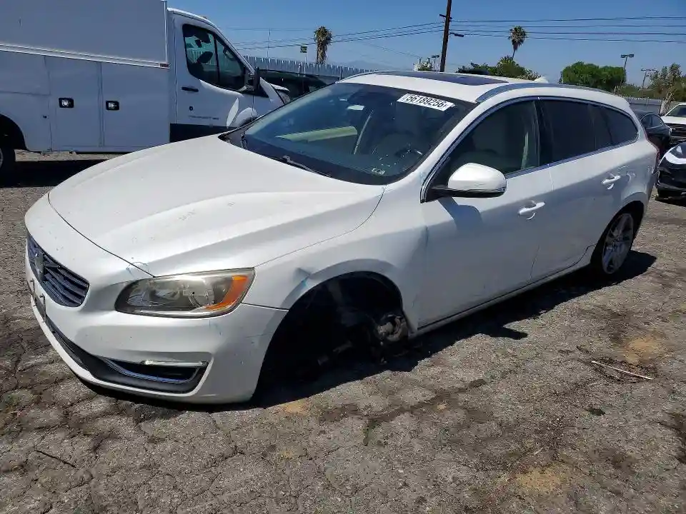 YV140MEBXF1208094 2015 VOLVO V60-0