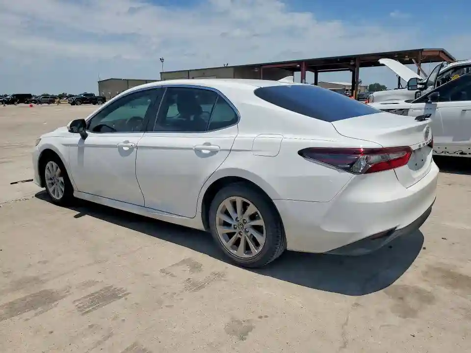 4T1C11AK0MU460625 2021 TOYOTA CAMRY-1