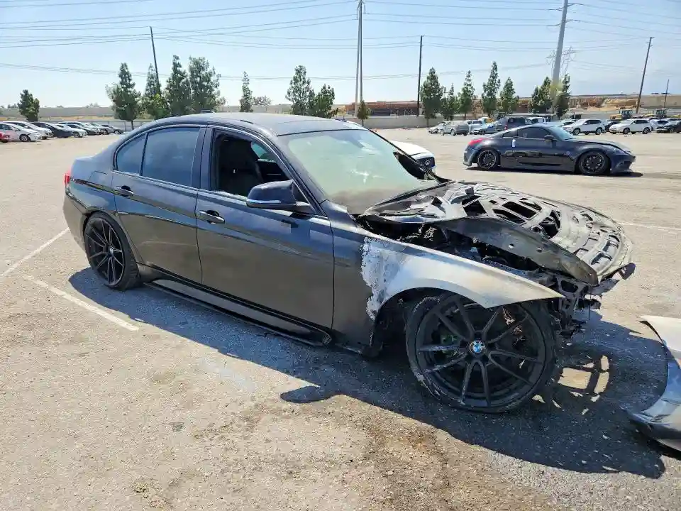 WBA8B9G34HNU55818 2017 BMW 3 SERIES-3