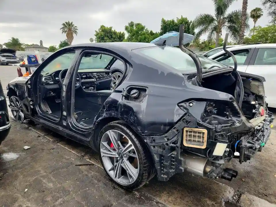 KMTG54SEXSU152736 2025 GENESIS G70-1
