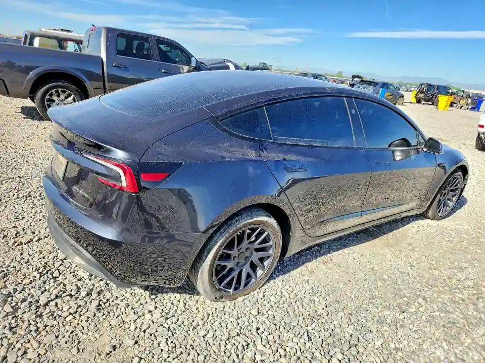 5YJ3E1EB3SF051219 2025 TESLA MODEL 3-2