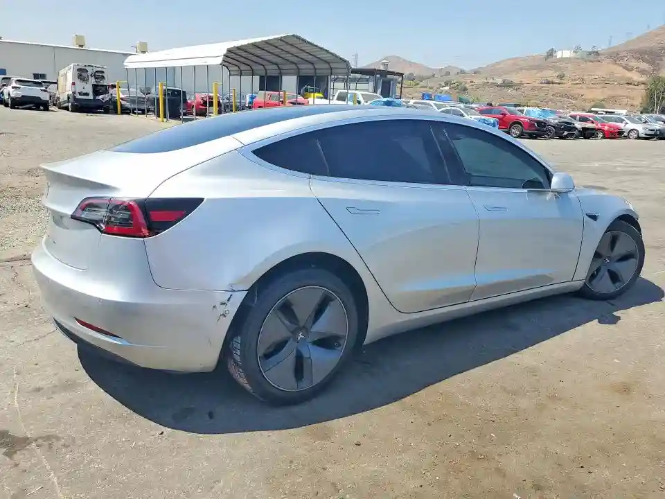 5YJ3E1EA2JF044087 2018 TESLA MODEL 3-2