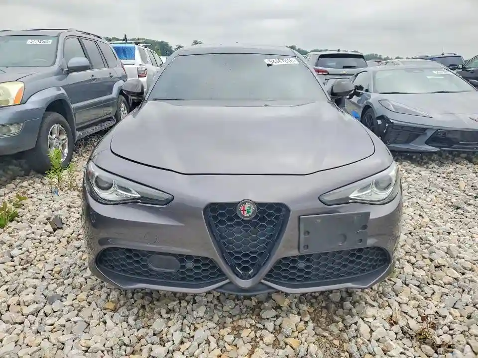 ZARFAEDN4H7553981 2017 ALFA ROMEO GIULIA-4