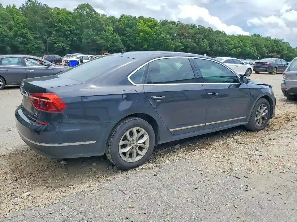 1VWAT7A33HC044076 2017 VOLKSWAGEN PASSAT-2
