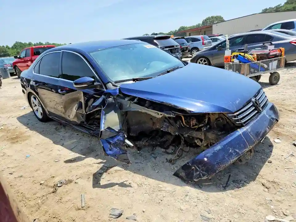 1VWBT7A37FC008831 2015 VOLKSWAGEN PASSAT-3