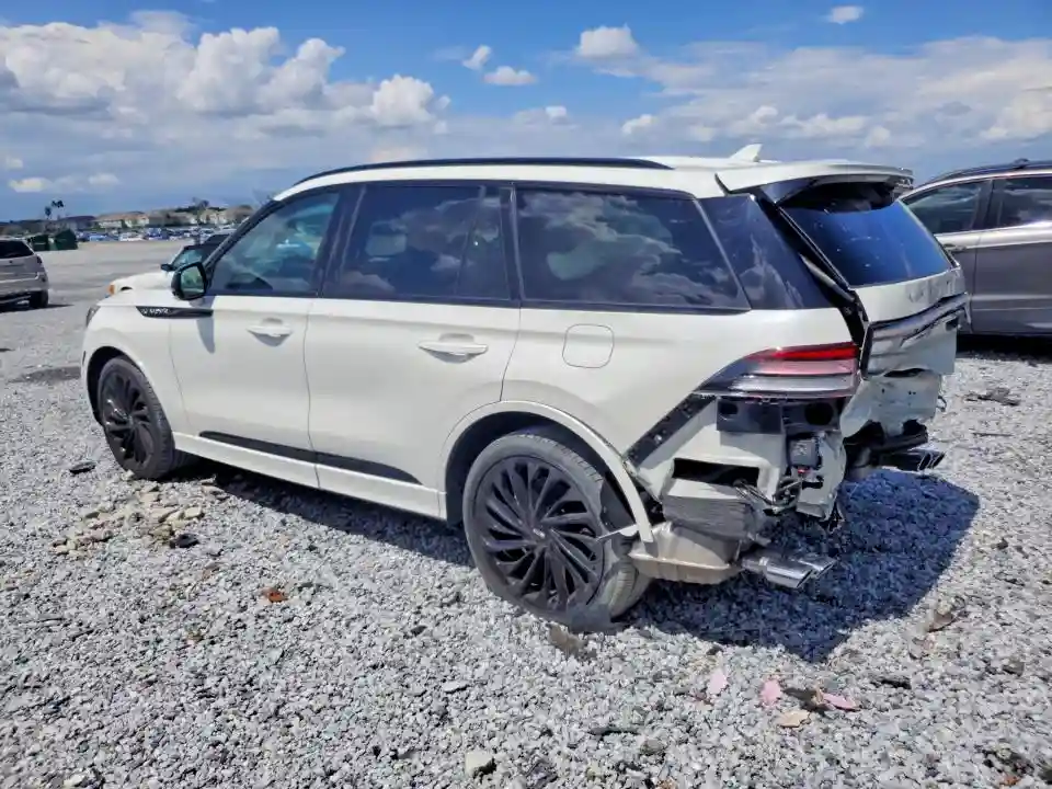 5LM5J7WCXPGL21986 2023 LINCOLN AVIATOR-1