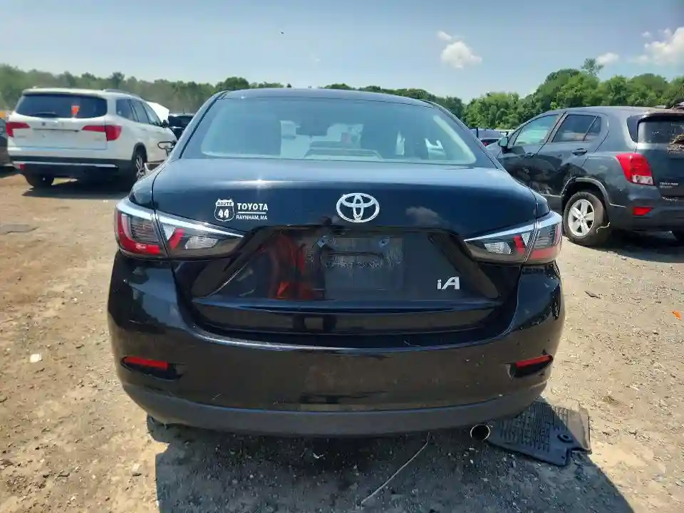 3MYDLBYV7JY306254 2018 TOYOTA YARIS IA B-5
