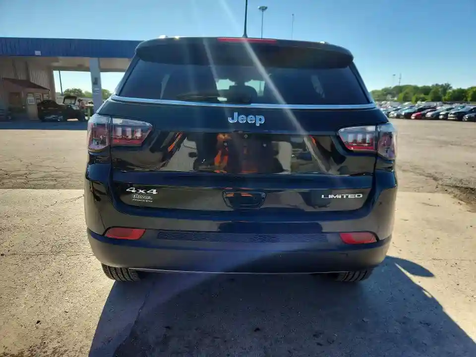 3C4NJDCB1HT664880 2017 JEEP COMPASS-5