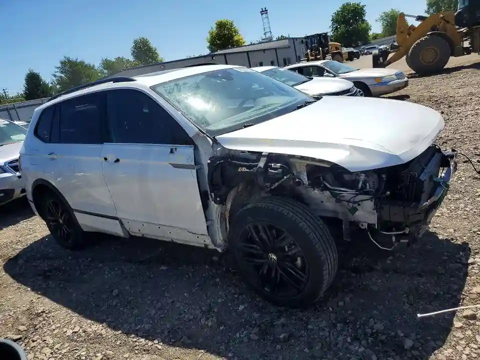 3VV8B7AX4NM117541 2022 VOLKSWAGEN TIGUAN-3