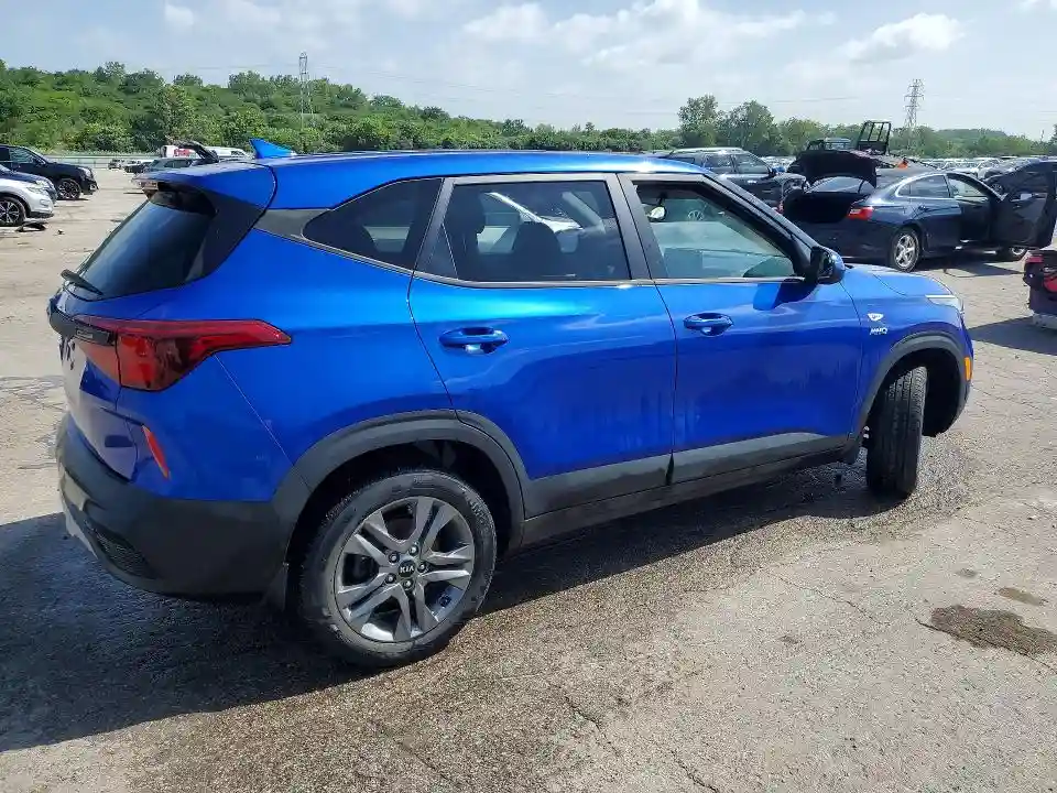 KNDEPCAA4M7047992 2021 KIA SELTOS-2