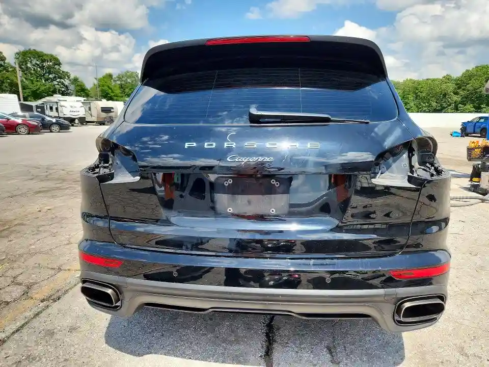 WP1AA2A29HKA80782 2017 PORSCHE CAYENNE-5
