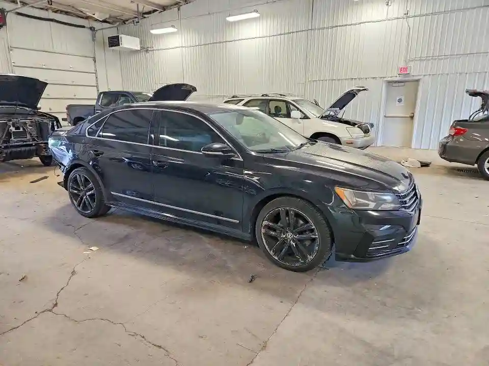 1VWDT7A35HC066030 2017 VOLKSWAGEN PASSAT-3