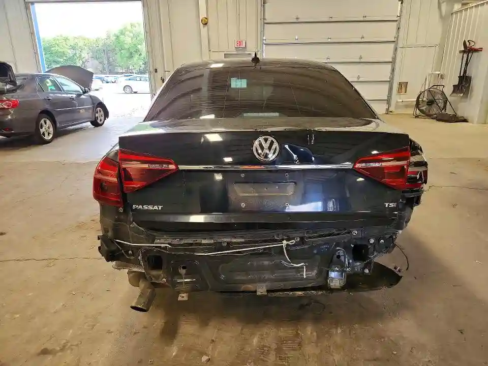 1VWDT7A35HC066030 2017 VOLKSWAGEN PASSAT-5